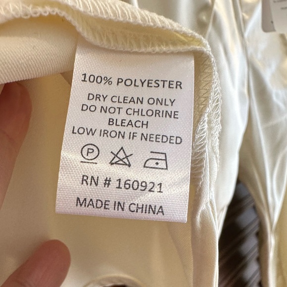 S’edge Satin set Marshmallow Pants L with elastic band. V neck top size L NWT - Picture 7 of 7